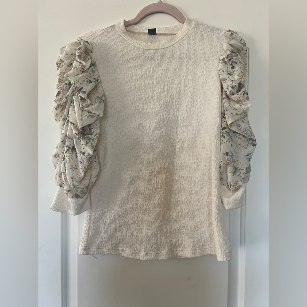 SHEIN Cream Ruffle Sleeve Floral Sweatshirt